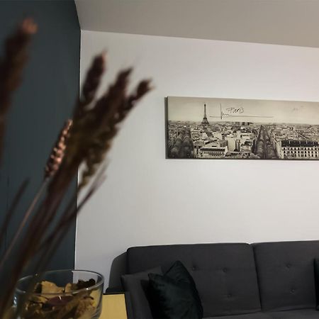 8 Personnes - 4 Rooms - 2 Salle De Bain - Metro 7 & 14 - Porte Italie - Private Car Park- Wifi Le Kremlin-Bicêtre Dış mekan fotoğraf