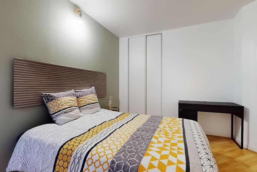 8 Personnes - 4 Rooms - 2 Salle De Bain - Metro 7 & 14 - Porte Italie - Private Car Park- Wifi Le Kremlin-Bicêtre Dış mekan fotoğraf