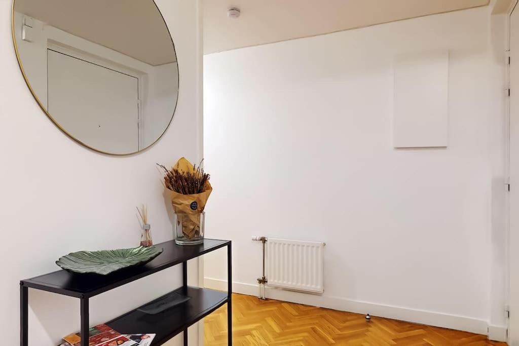 8 Personnes - 4 Rooms - 2 Salle De Bain - Metro 7 & 14 - Porte Italie - Private Car Park- Wifi Le Kremlin-Bicêtre Dış mekan fotoğraf