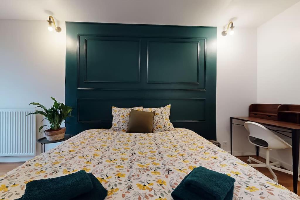8 Personnes - 4 Rooms - 2 Salle De Bain - Metro 7 & 14 - Porte Italie - Private Car Park- Wifi Le Kremlin-Bicêtre Dış mekan fotoğraf